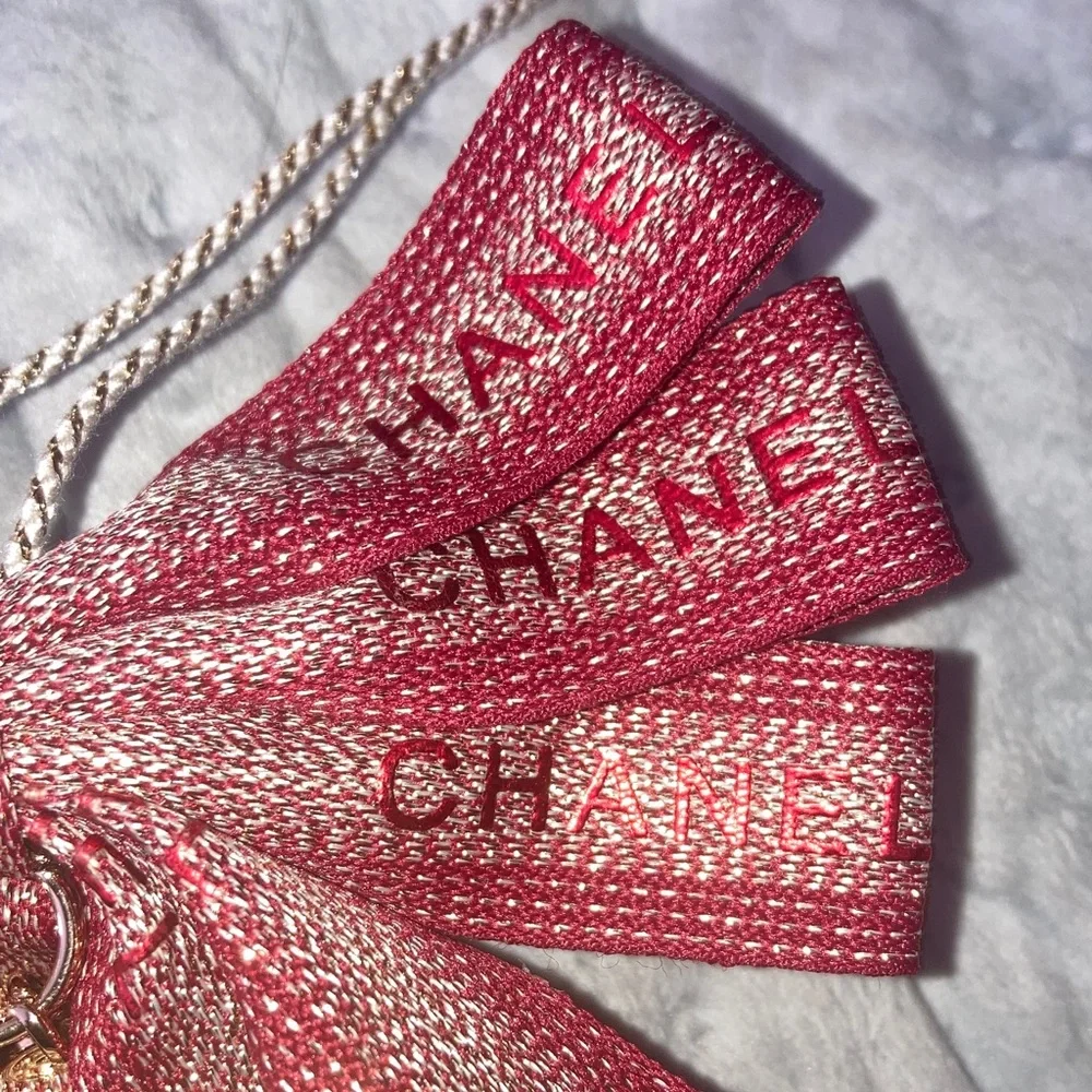 CHANEL limited edition Ornament - Picture 4 of 5